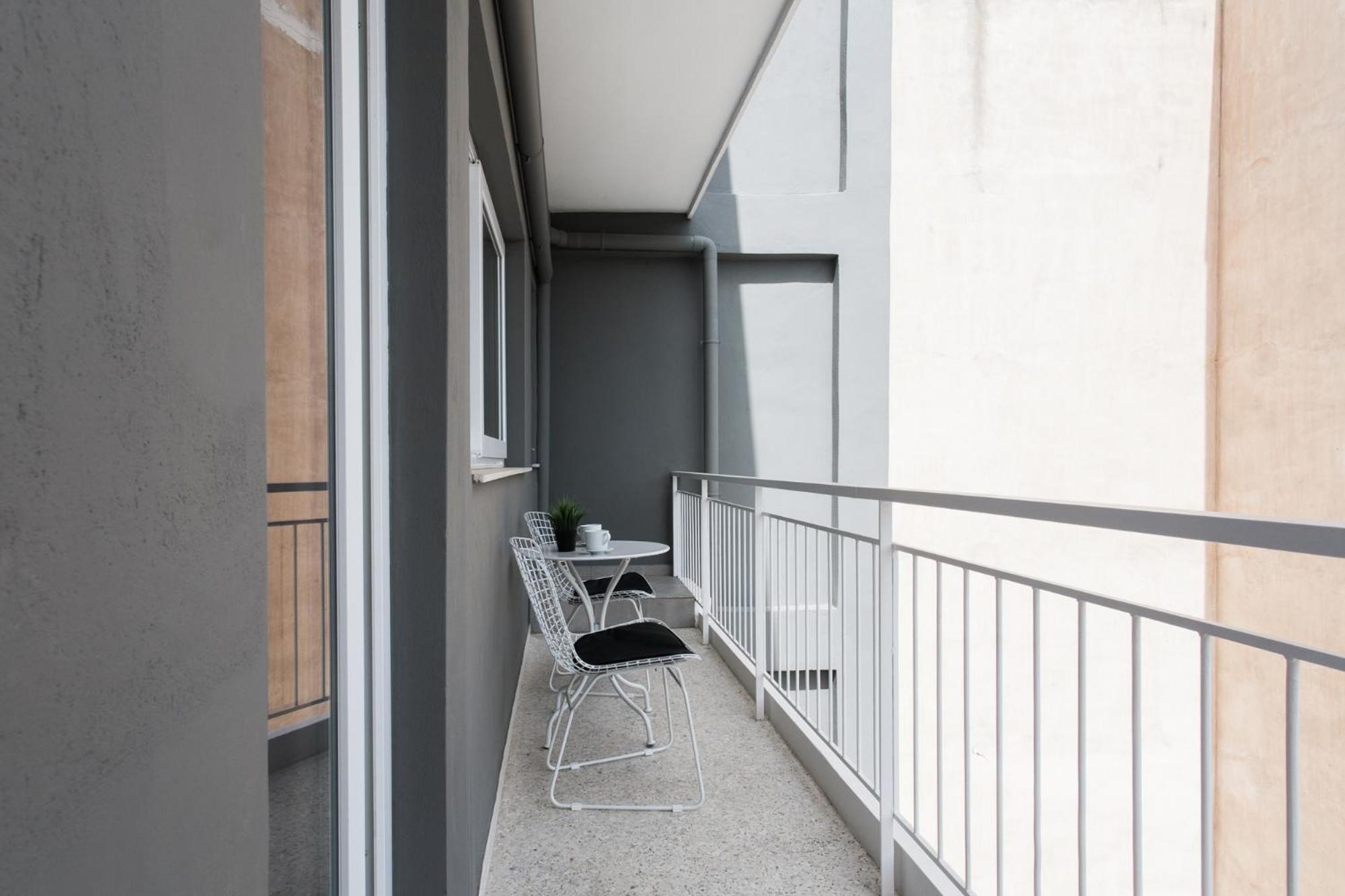 Wyz Attiki Aparthotel Athen Zimmer foto